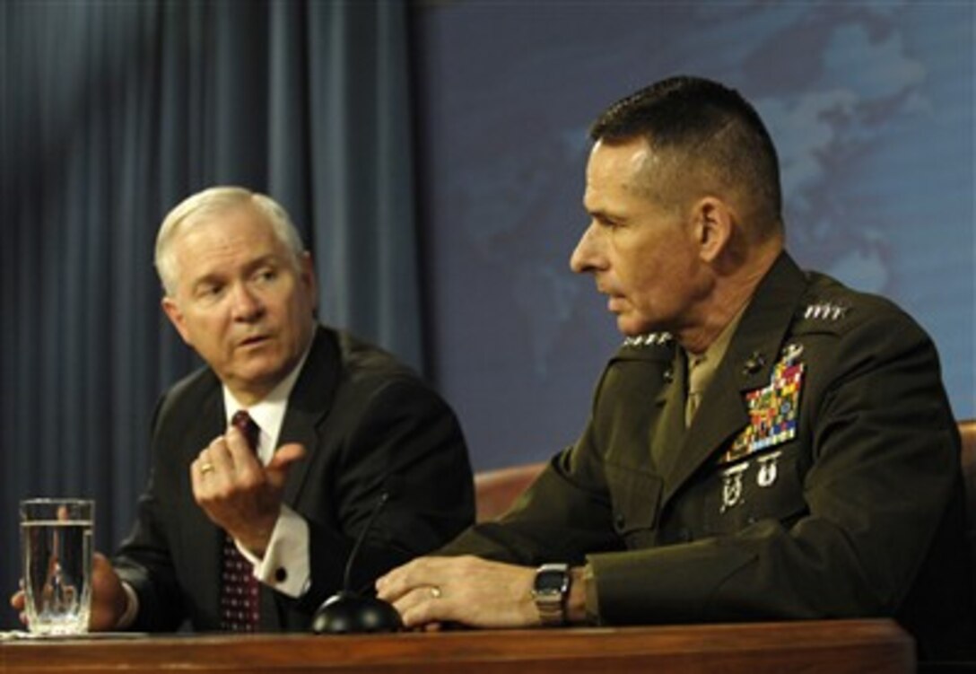 Secretary of Defense Robert M. Gates and Chairman of the Joint Chiefs of Staff Gen. Peter Pace speak with reporters at a Pentagon media roundtable, May 24, 2007.