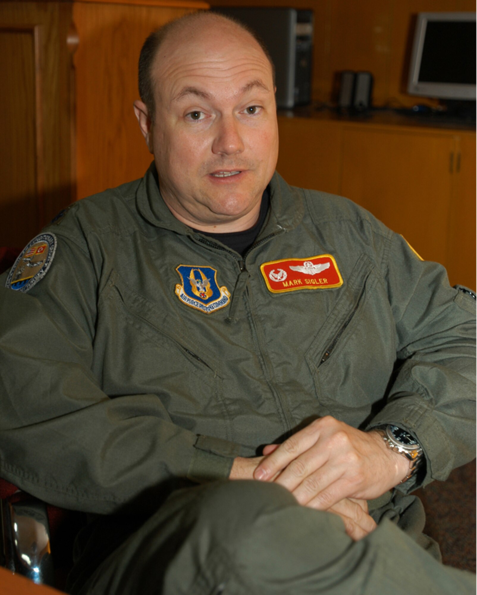 INCIRLIK AIR BASE, TURKEY--Lt. Col. Mark Sigler, 385 Air Expeditionary Group operations deputy commander explains how deployer's from Grissom have made their time here a success. Colonel Sigler is the 434th Operations Support Squadron commander at Grissom.  (U.S. Air Force photo/Senior Airman Mark R. W. Orders-Woempner)