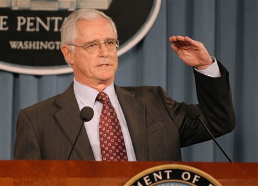Chairman of the Commission on Army Acquisition and Program Management in Expeditionary Operations Jaques Gansler conducts a press briefing on the commission's findings involving Army contracting in Iraq, Afghanistan and Kuwait in the Pentagon on Nov. 1, 2007.  