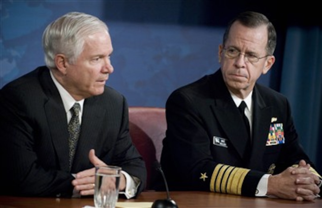 Secretary of Defense Robert M. Gates (left) and Chairman of the Joint Chiefs of Staff Adm. Mike Mullen, U.S. Navy, conduct a press briefing in the Pentagon on Nov. 1, 2007.  