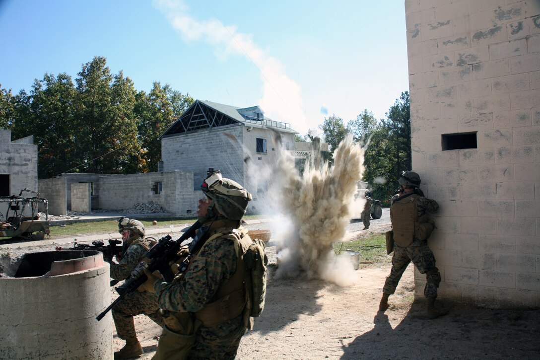 Fighting 13th Marines conduct a free sparring session aboard the USS Bonhomme Richard, utilizing protective gear and allowing for full-contact techniques.