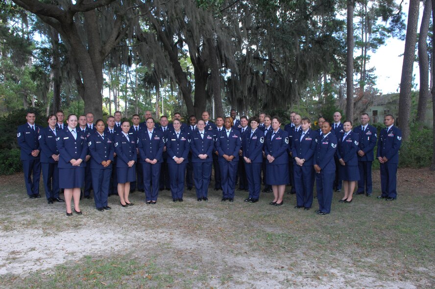 Moody's Community College of the Air Force graduating class. (U.S. Air Force photo by Senior Airman Angelita Lawrence)