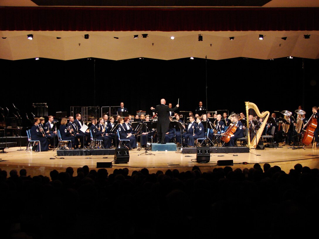 Concert Band performing the first concert of the 2007 Fall Tour