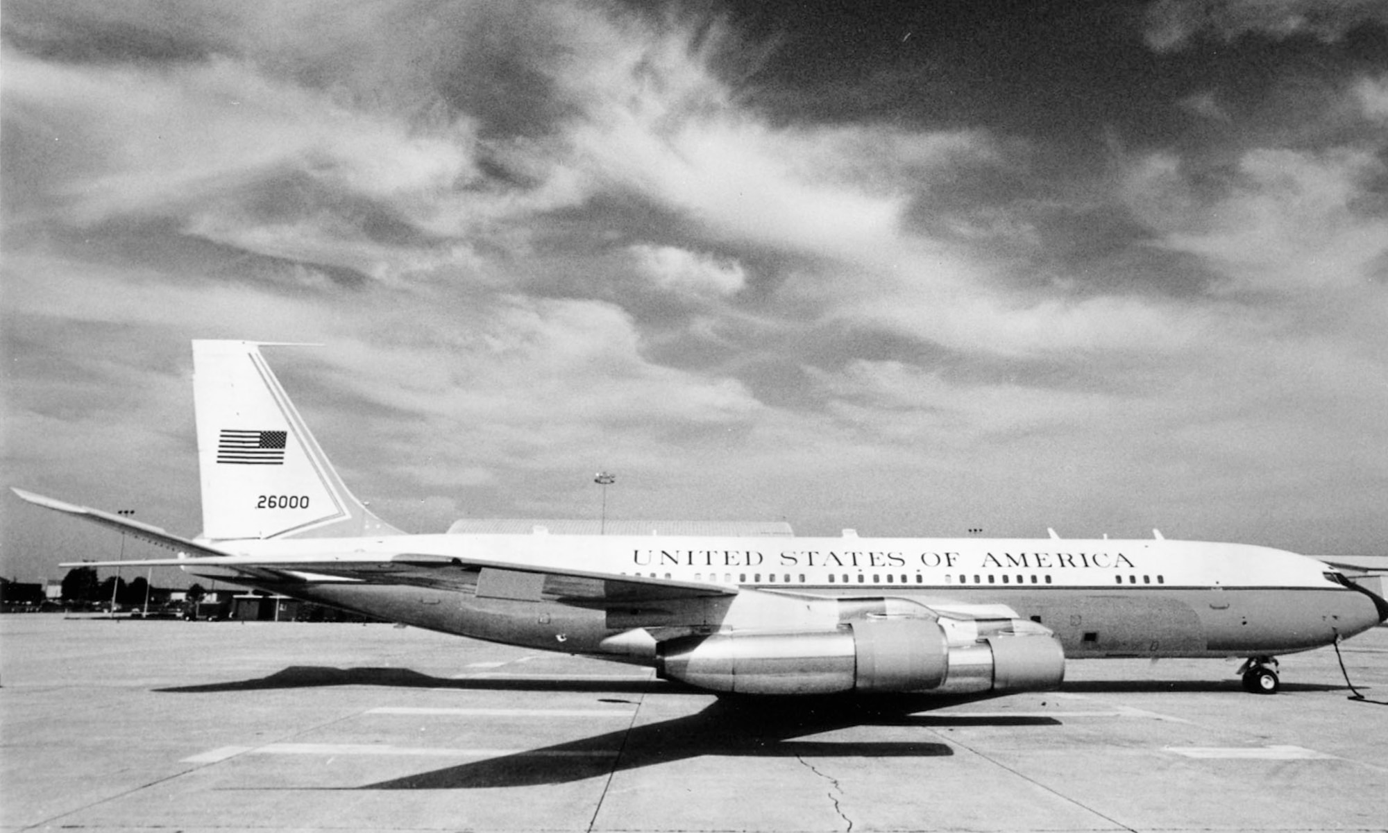 Boeing VC-137C SAM 26000 (Air Force One) on the tarmac at an unidentified location. (U.S. Air Force photo)