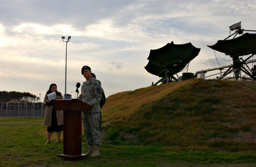 MISAWA AIR BASE, Japan -- Col. Tim Coffin, 1st Base Brigade Commander briefs Kazumasa Taneichi, Misawa City Mayor, and other civic leaders to present the new Joint Tactical Ground System (JTAGS) here on Nov. 6, 2007. JTAGS is a missile launch warning system to enhance our missile defense capabilities.
(US Air Force photo by Airman 1st Class Eric Harris)(RELEASED)