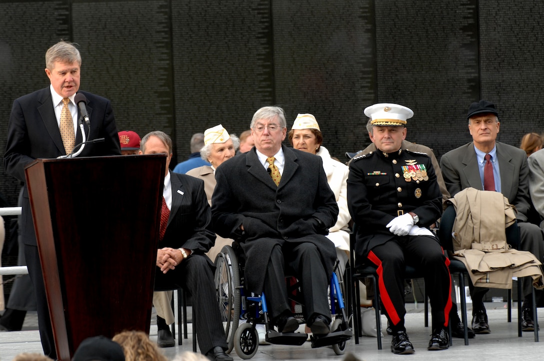 Retired U.S. Air Force Gen. Joseph Ralston, the fourth vice chairman of the Joint Chiefs of Staff, speaks during the Vietnam Veterans Memorial 25th Anniversary Reading of Names in Washington, D.C., Nov. 7, 2007.