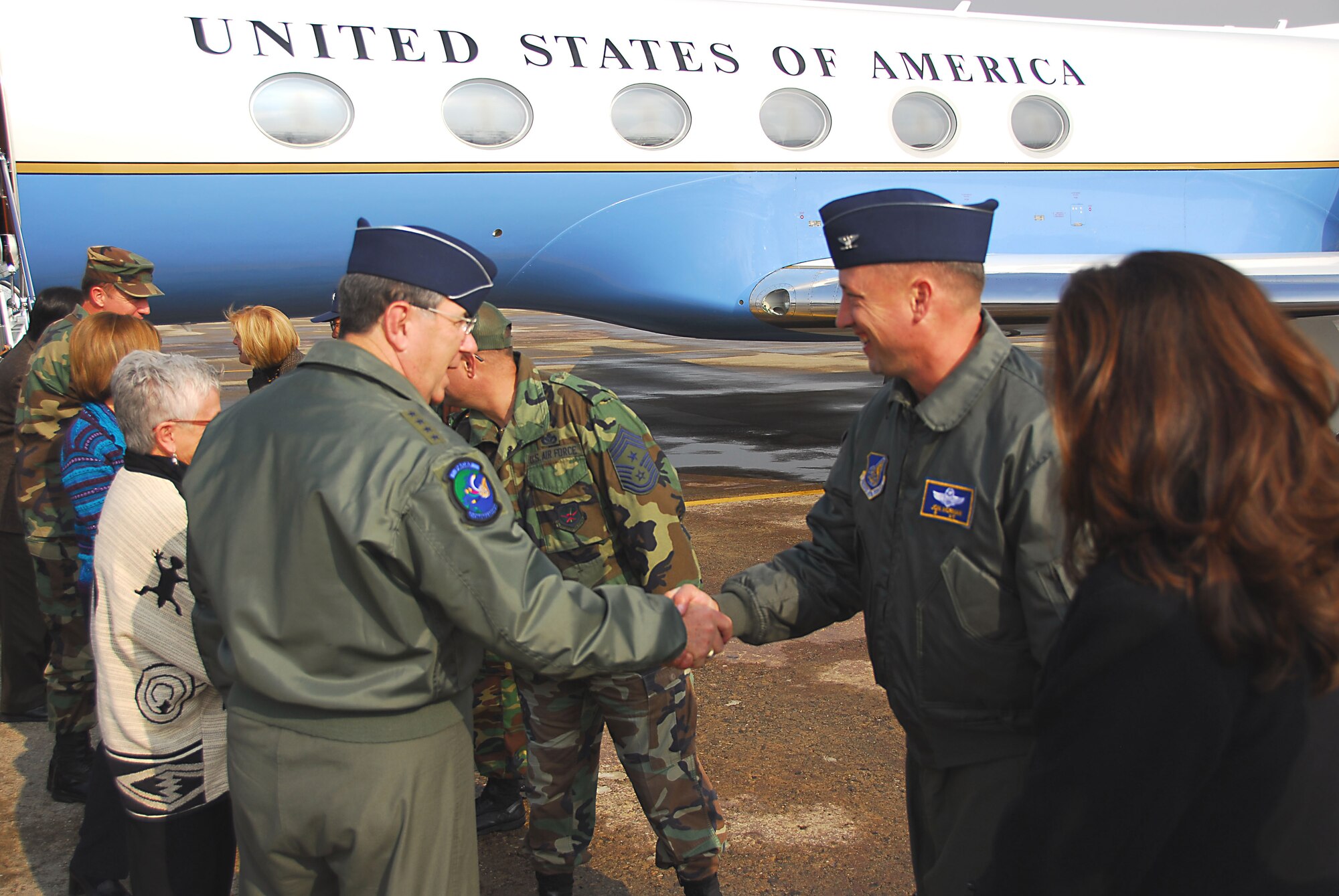 OSAN AIR BASE, Republic of Korea -- Gen. Paul V. Hester, commander of Pacific Air Forces, greets Col. Jon A. Norman, commander of the 51st Fighter Wing, after arriving here Nov. 21. (U.S. Air Force photo by Staff Sgt. Ronnie Hill) 