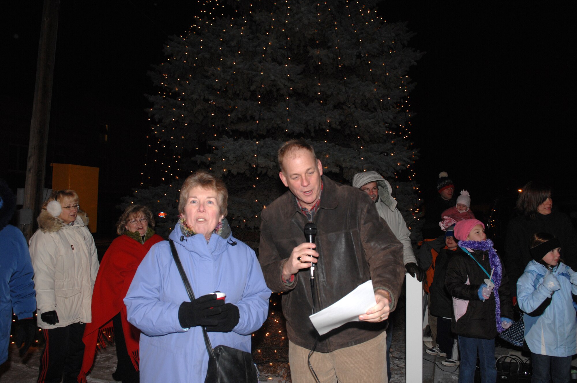 5BW CC lights Minot Christmas tree > Minot Air Force Base > Article Display