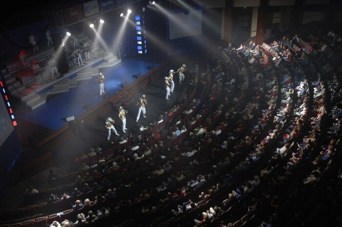 Air Force Tops in Blue performed a free concert for the military and civilian community at the North Charleston Performing Arts Center Nov. 24 during their 2007 World Tour. (U.S. Air Force photo/Staff Sgt. April Quintanilla)