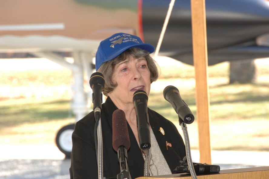 Mrs. Margaret Golberg, widow of Col. Lawrence Golberg  who was shot down over North Vietnam flying an F-4 in August 1966, speaks at a ceremony at Arnold Air Force Base, Tenn., dedicating an F-4C Phantom II static display aircraft in memory of her husband and the other pilot, Maj. Patrick Wynne.  Maj. Wynne is the older brother of the Secretary of the Air Force Michael Wynne. The ceremony took place on November 27, 2007. (Photo by David Housch)