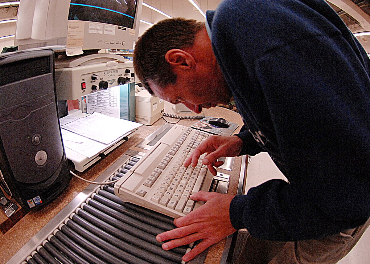 Lighthouse gives Dyess jobs to visually impaired locals > Dyess Air