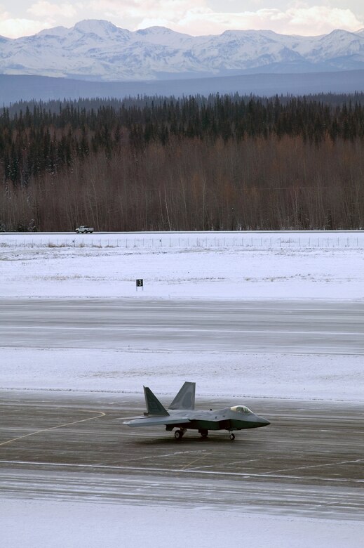 F22 endures 3week, coldweather test at Eielson > U.S. Air Force
