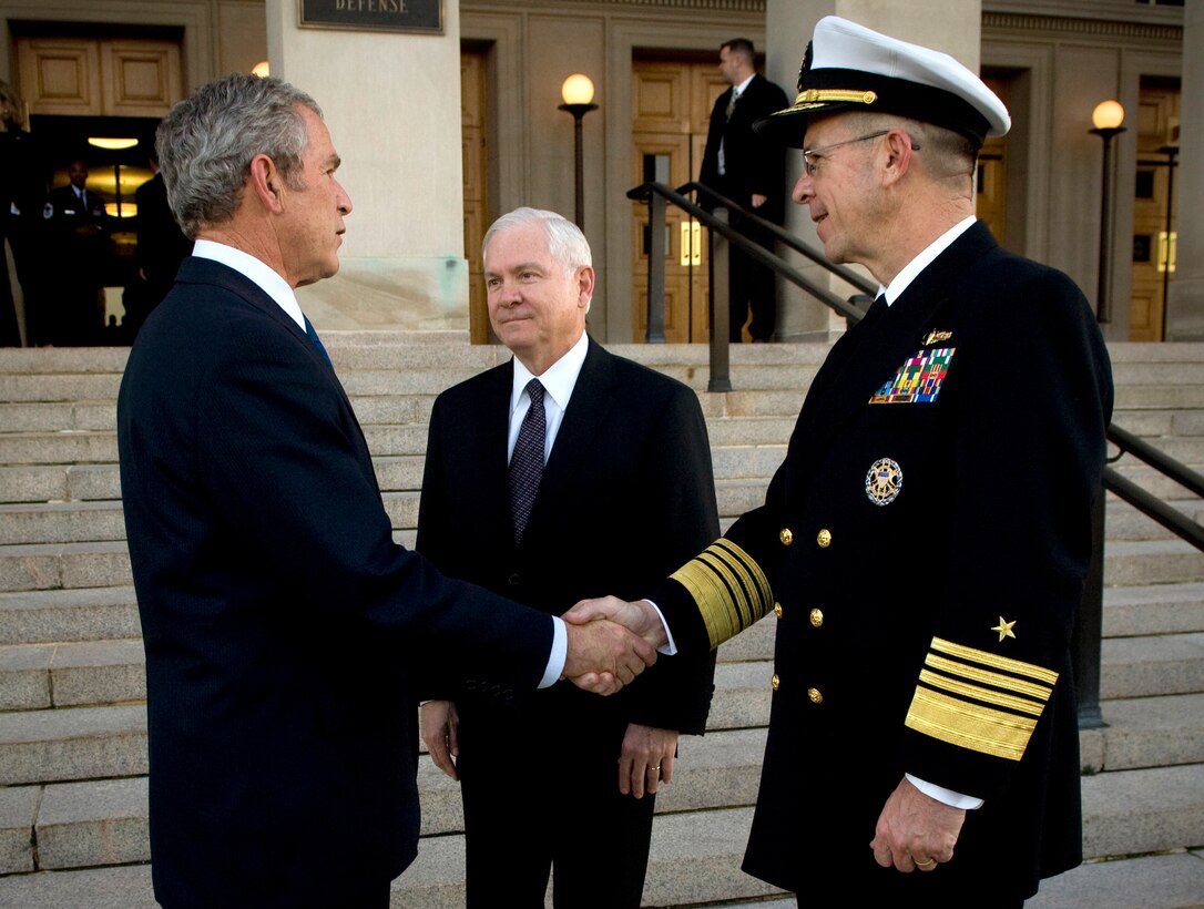 President George W. Bush says farewell to Secretary of Defense Robert M. Gates and Adm. Mike Mullen, chairman of the Joint Chiefs of Staff after a meeting at the Pentagon with senior leaders discussing long-term strategic plans for the military.
