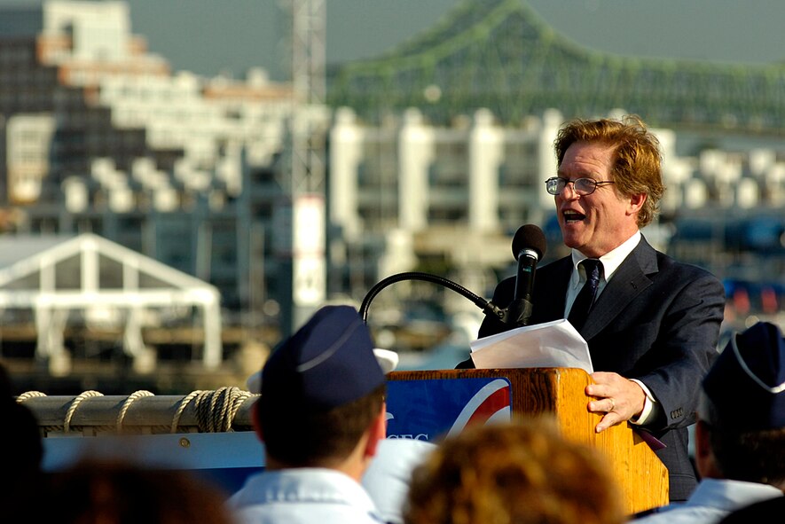 BOSTON -- Comedian Jimmy Tingle entertains federal employees from the Coast Guard, Air Force, Army, Navy, Postal Service, Environmental Protection Agency, IRS and other agencies during a ceremony aboard the cutter Escanaba here to celebrate the Combined Federal Campaign's Eastern Massachusetts kick-off Sept. 26. 

The campaign gives 38,000 federal employees the opportunity to donate to their choice of more than 2,000 charitable organizations. (U.S. Coast Guard photo by Petty Officer 2nd Class Lauren Downs) 
