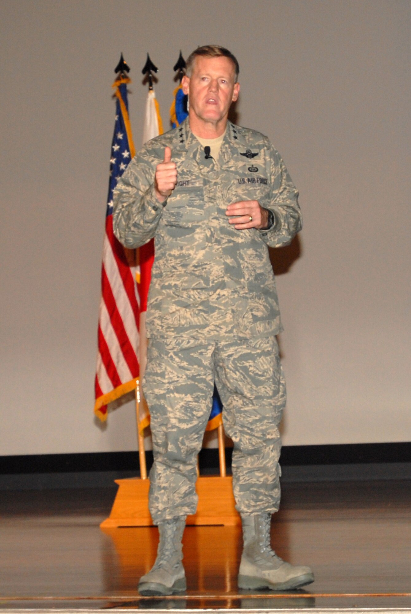 Lt. Gen. Bruce Wright, U.S. Forces Japan and 5th Air Force commander, speaks to the field grade officers and senior enlisted leaders of all four services at a forum Sept. 27.
(U.S. Air Force photo/Airman 1st Class Kasey Zickmund)