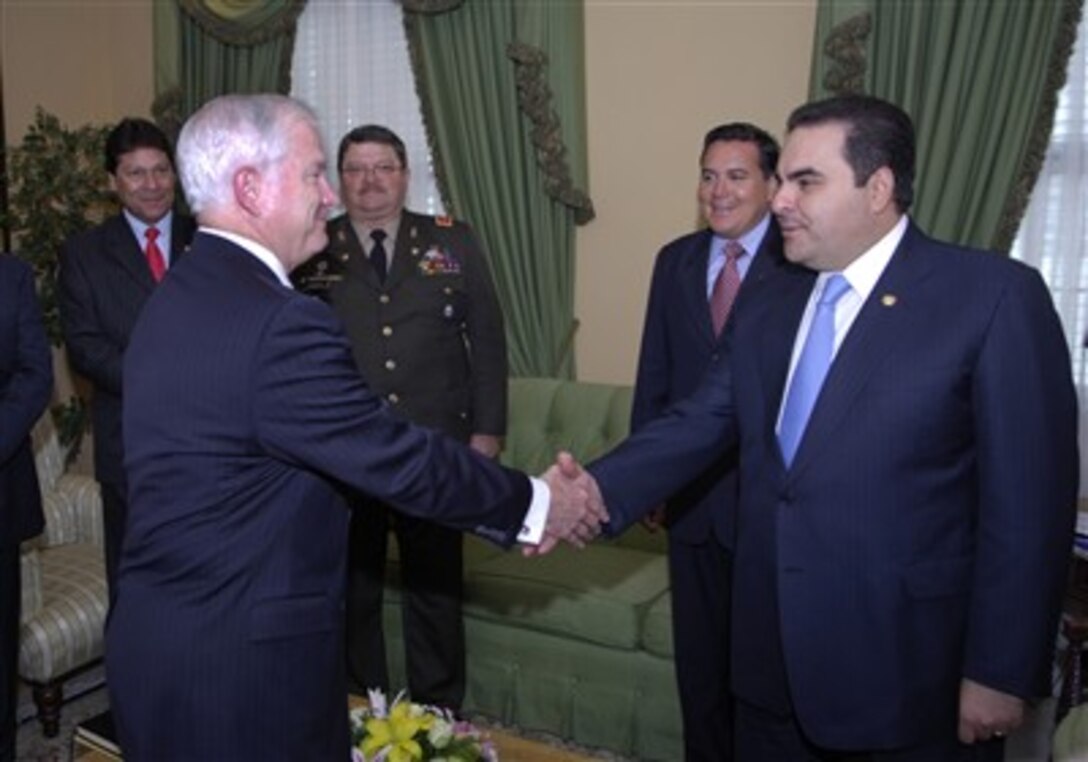 Secretary of Defense Robert M. Gates (left) meets with President of El Salvador Antonio Elias Saca (right) in El Salvador on Oct. 2, 2007.  Gates is in El Salvador as part of his trip to Latin America.  