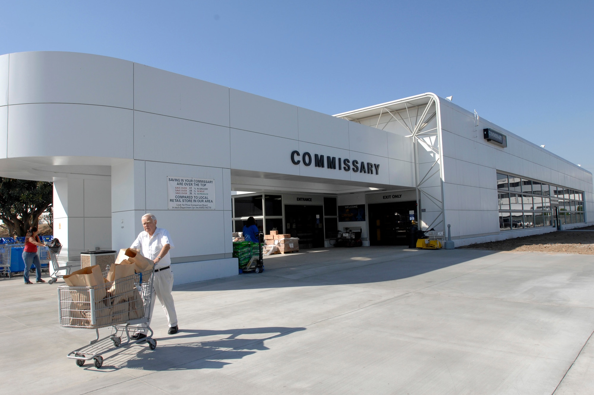Los Angeles Air Force Base's Commissary is located on the main base in El Segundo. (Photo by Lou Hernandez)