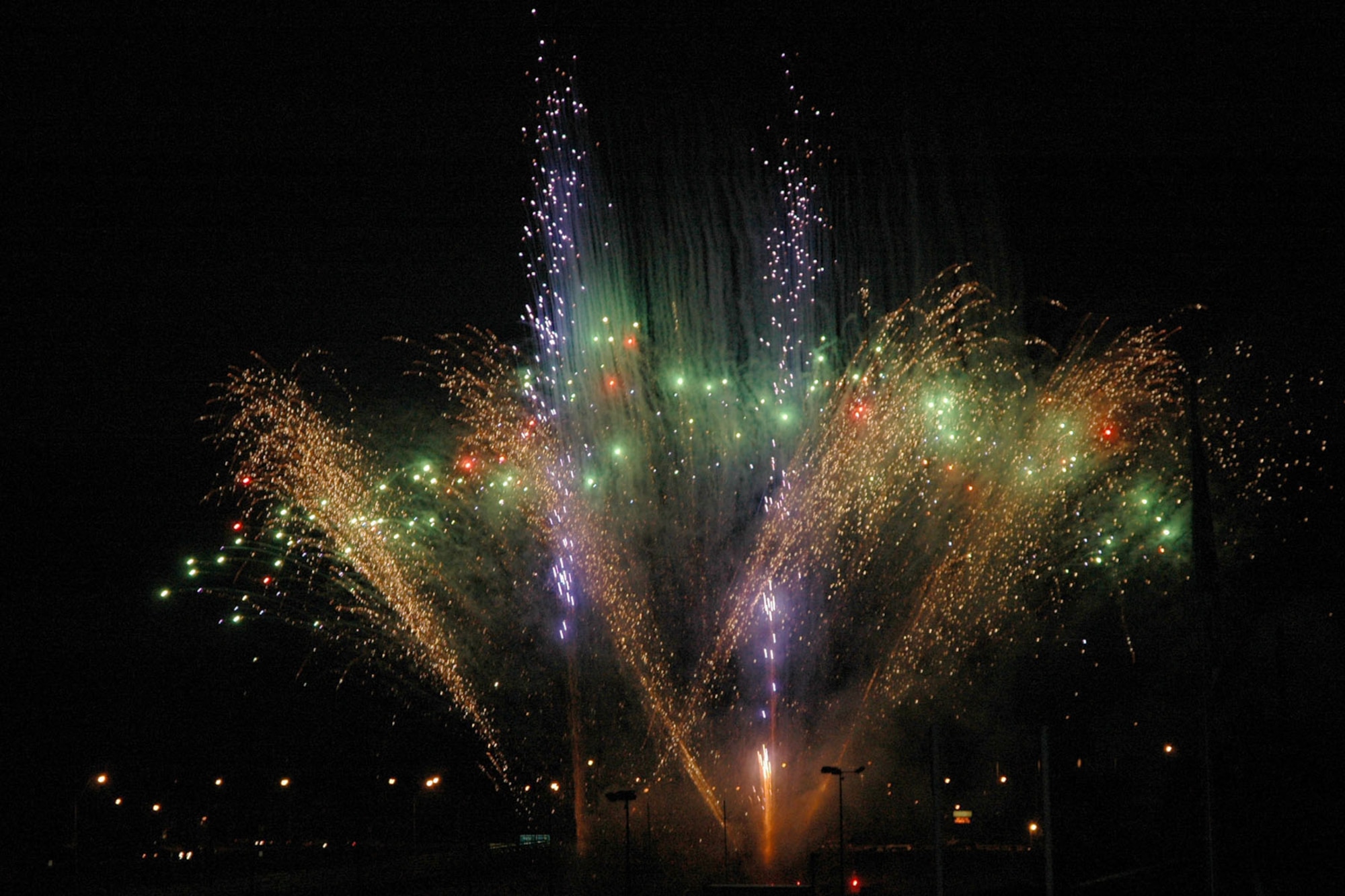 YOUNGSTOWN STATE UNIVERSITY, Ohio — A spectacular fireworks show capped off a daylong celebration as 370 Airmen, family members and friends from the Air Force Reserve's 910th Airlift Wing, based at Youngstown Air Reserve Station, attended a pre-game tailgate lot party and the home opener of Youngstown State University's 2007 football season in recognition of the U.S. Air Force's 60th birthday. U.S. Air Force photo/ Tech. Sgt. Bob Barko Jr. 