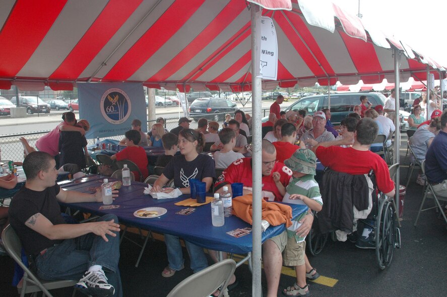 YOUNGSTOWN STATE UNIVERSITY, Ohio — 370 Airmen, family members and friends from the Air Force Reserve's 910th Airlift Wing, based at Youngstown Air Reserve Station, attended a pre-game tailgate lot celebration and the home opener of Youngstown State University's 2007 football season in recognition of the U.S. Air Force's 60th birthday. U.S. Air Force photo/ Tech. Sgt. Bob Barko Jr. 