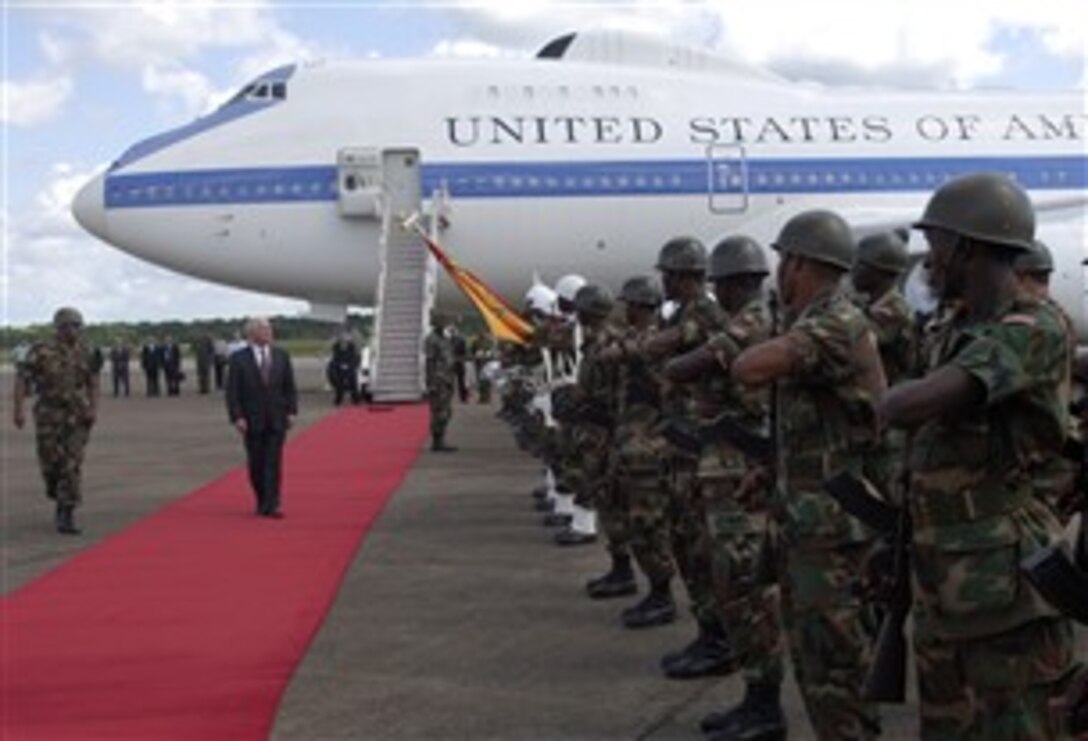 The Surinamian Army Band and Color Guard welcomes Defense Secretary Robert M. Gates upon his arrival in Paramaribo, Suriname, Oct. 6, 2007. 