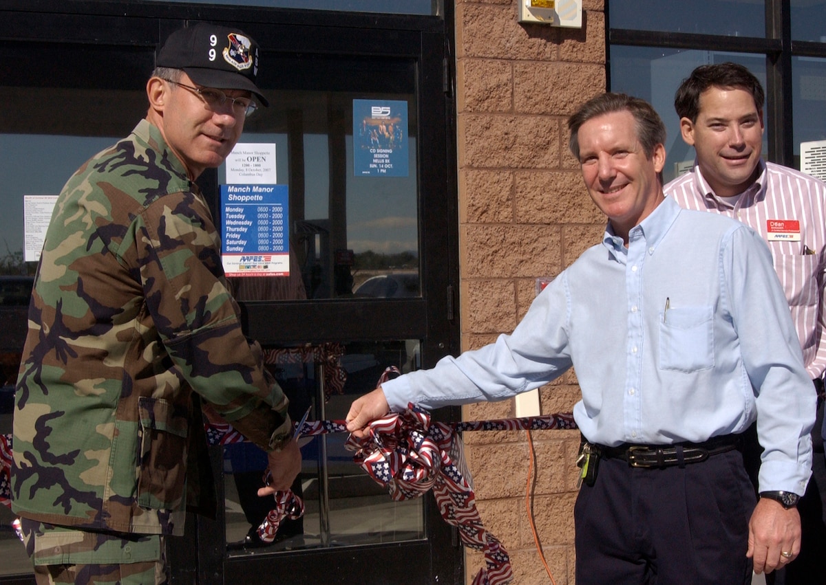New Shoppette formally opens in Manch Manor > Nellis Air Force Base