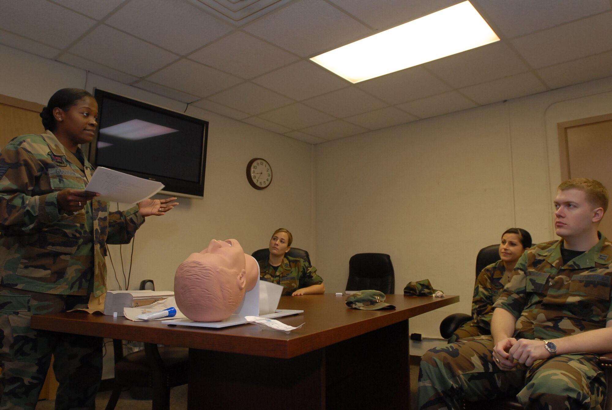Tech. Sgt.  Issomi Garnigan teaches a self aid buddy care class at Kadena Air Base, Japan, Oct. 10, 2007. SABC allows Airmen to take care of each other when injured and awaiting medical care. Sergeant Garnigan is assigned to the 18th Mission Support Squadron and is a SABC instructor. (U.S. Air Force /Senior Airman Darnell T. Cannady)