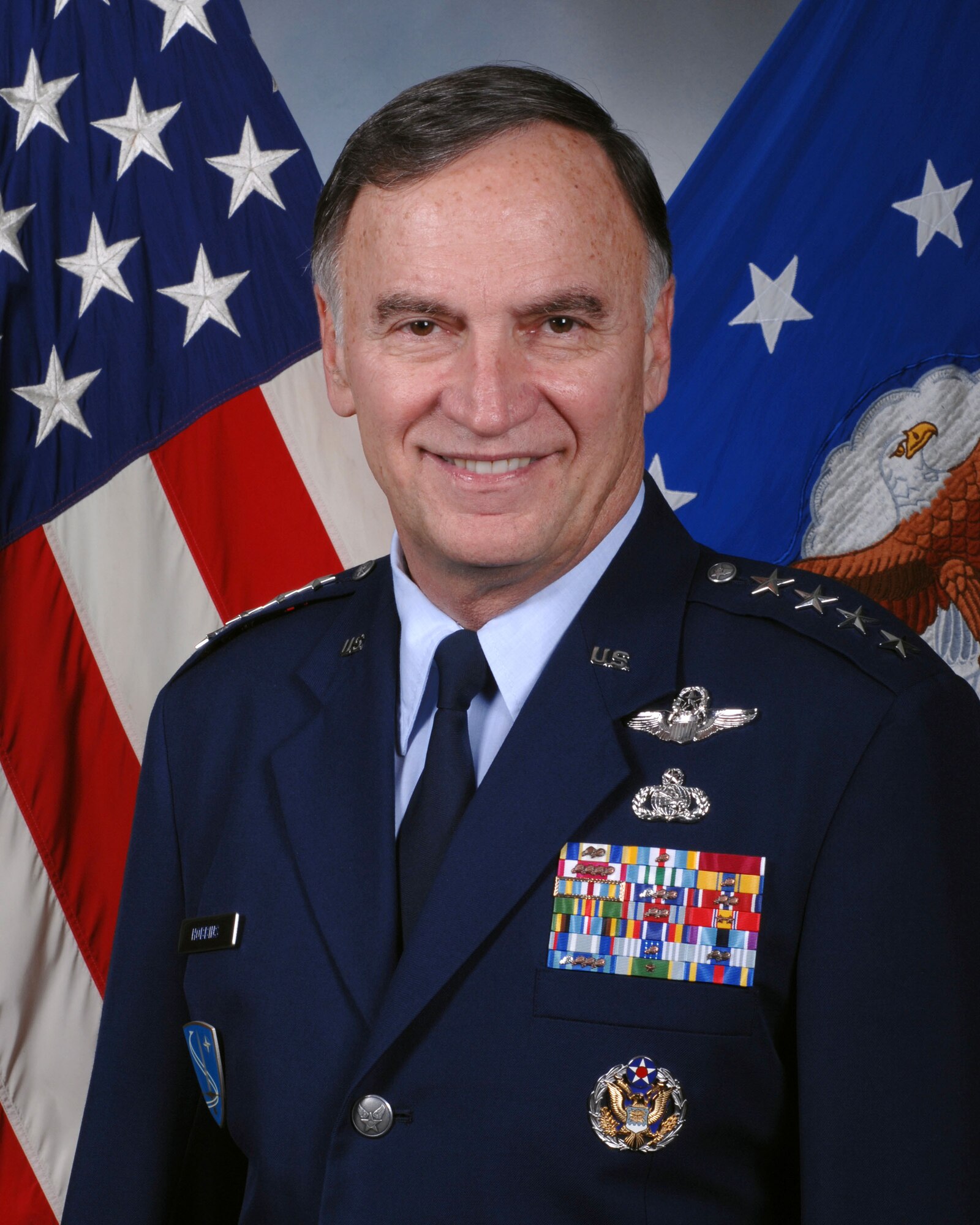 Official photograph of Gen William T. Hobbins