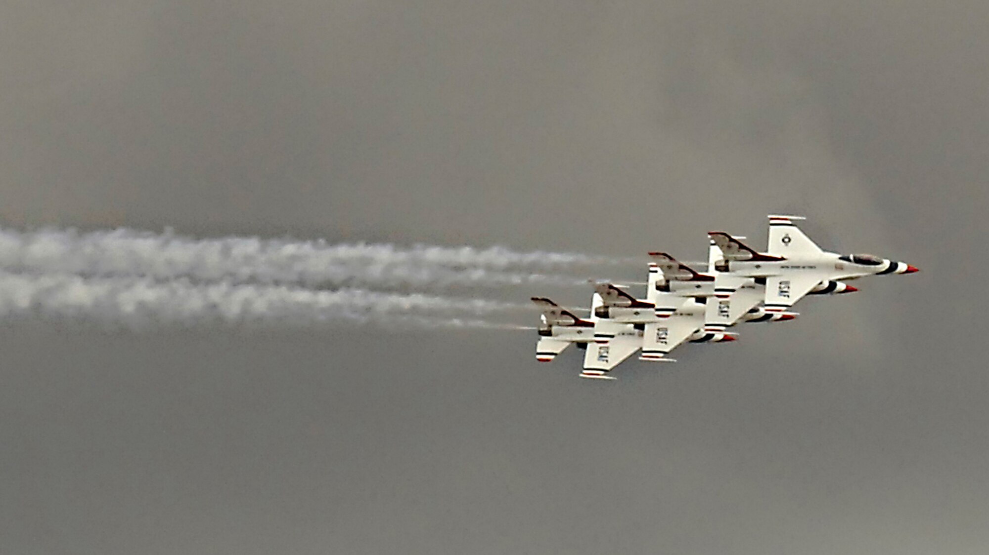 MIRAMAR, Calif. -- The Thunderbirds soar through the skies of Southern California during their performance at the 2007 Miramar Air Show on Oct. 13. The show was in commemoration of the Air Force's 60th anniversary. It was the first time in 35 years that the Thunderbirds have taken center stage at Miramar, which is traditionally filled by the U.S. Navy's official air demonstration team the Blue Angels. (U.S. Air Force photo/Airman 1st Class Matthew Plew)