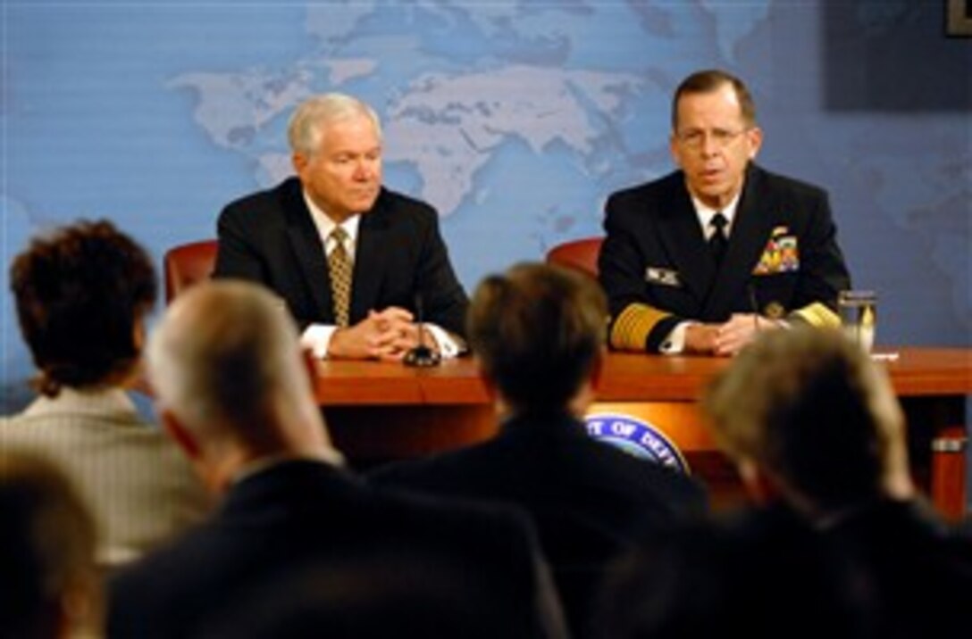 Defense Secretary Robert M. Gates and Chairman of the Joint Chiefs of Staff U.S. Navy Adm.  Mike Mullen speak to reporters at the Pentagon, Oct. 18, 2007. 