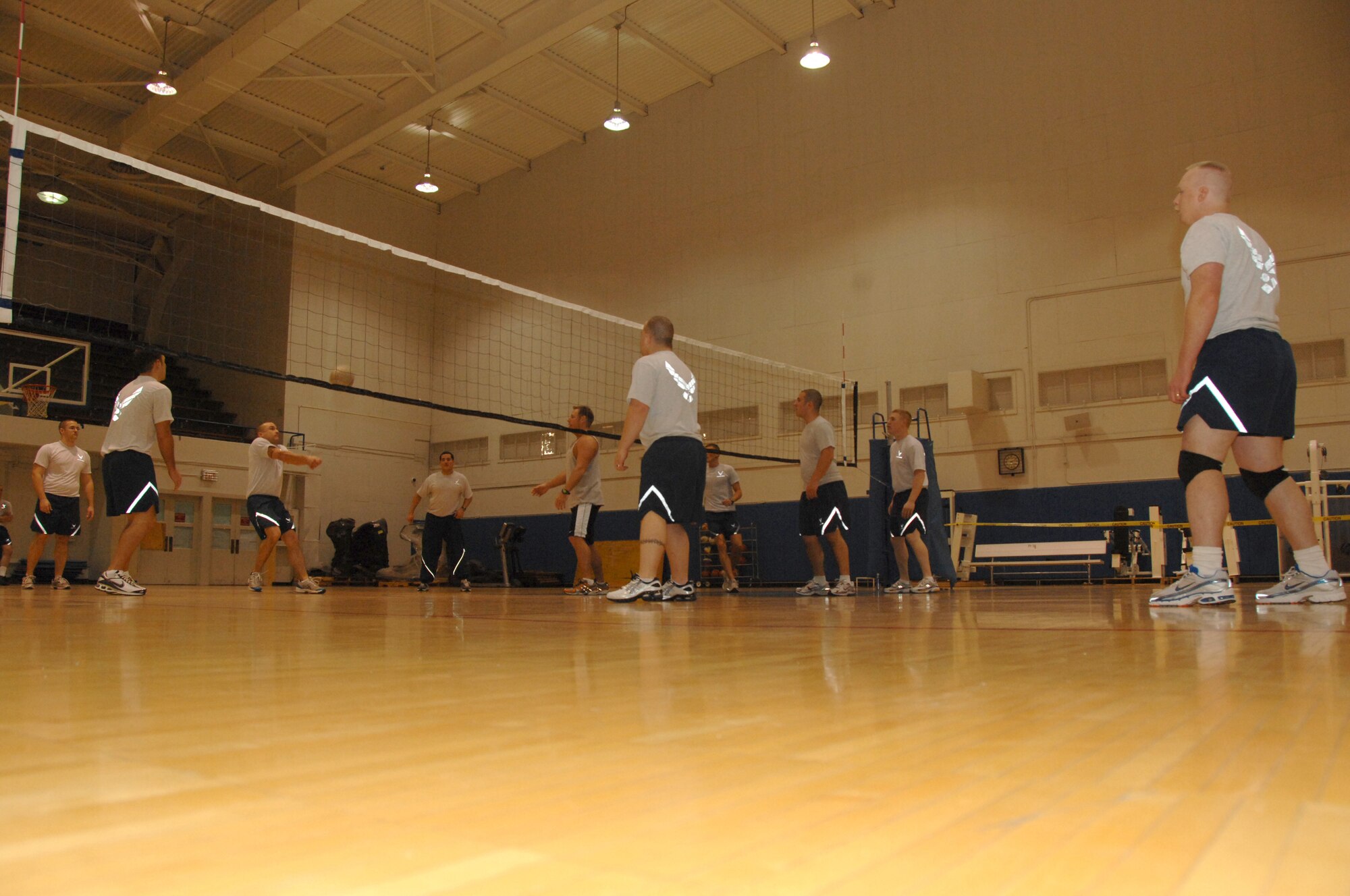 EIELSON AIR FORCE BASE, Alaska -- Airmen attending Airmen Leadership School practice playing volleyball Oct. 18, 2007 at the fitness center. Airmen attending Airmen Leadership School participate in PT at least three days a week afterwards sharpening their skills in volleyball preparing for the Airmen vs. Chief's showdown.   (U.S. Air Force photo by Airman 1st Class Christopher Griffin)(Released)