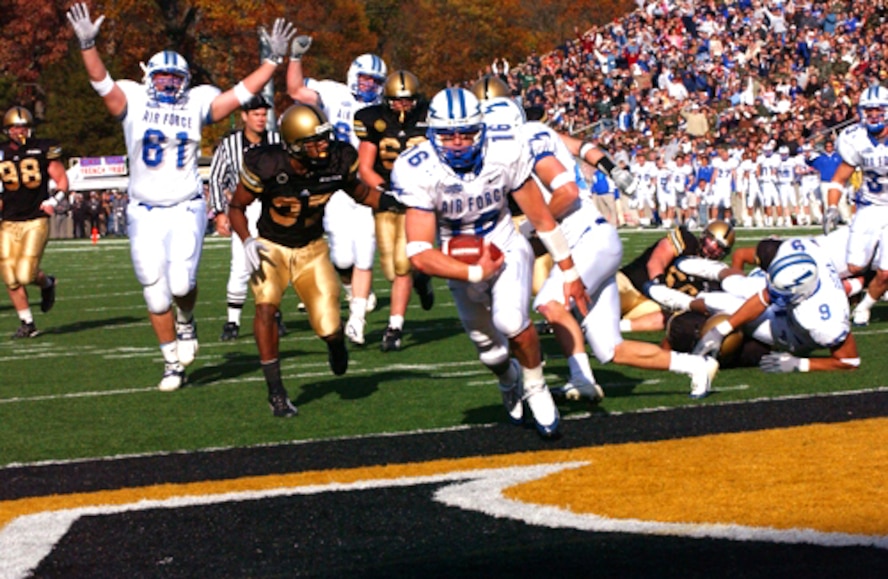 U.S. Air Force Academy Falcons to battle Army Black Knights