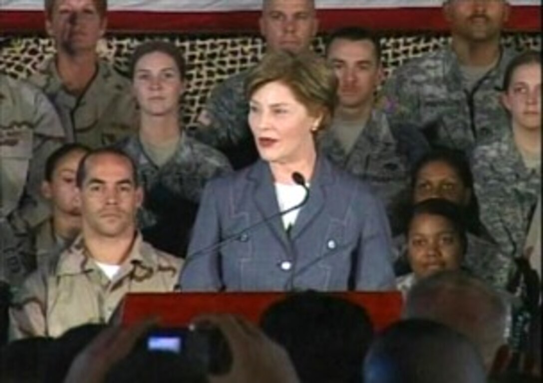 First lady Laura Bush speaks to U.S servicemembers in Kuwait, Oct. 24, 2007.  