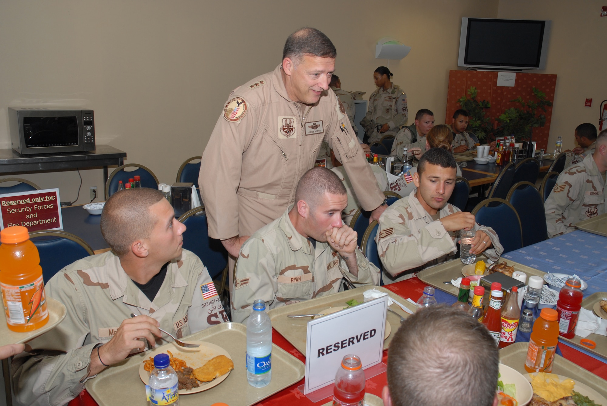 SOUTHWEST ASIA - Lt. Gen. Gary North, 9th Air Force and U. S. Central Command commander, visits with Airmen from the 379th Air Expeditionary Wing in Southwest Asia Oct. 27. (U.S. Air Force photo/Staff Sgt. Douglas Olsen)