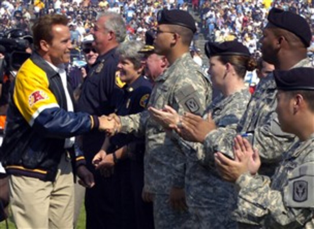 California Gov. Arnold Schwarzenegger thanks citizens and soldiers of the California Army National Guard for their efforts supporting civilian authorities tackling the Southern California wildfires in San Diego, Calif., Oct. 28, 2007. 