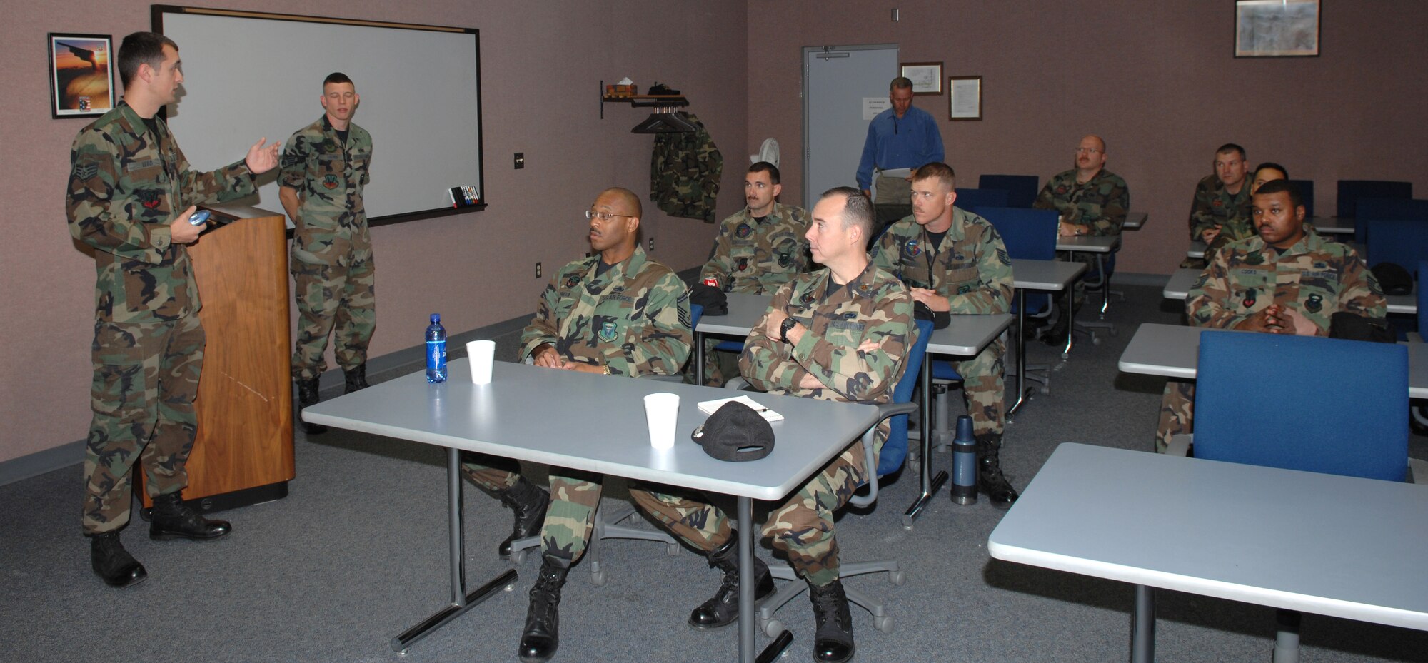 WHITEMAN AIR FORCE BASE, Mo. – Staff Sgt. Jeremy Hord, 509th Maintenance Operations Squadron, gives a supervisor familiarization briefing to Team Whiteman members Oct. 25. (U.S. Air Force photo/Airman 1st Class Stephen Linch)

