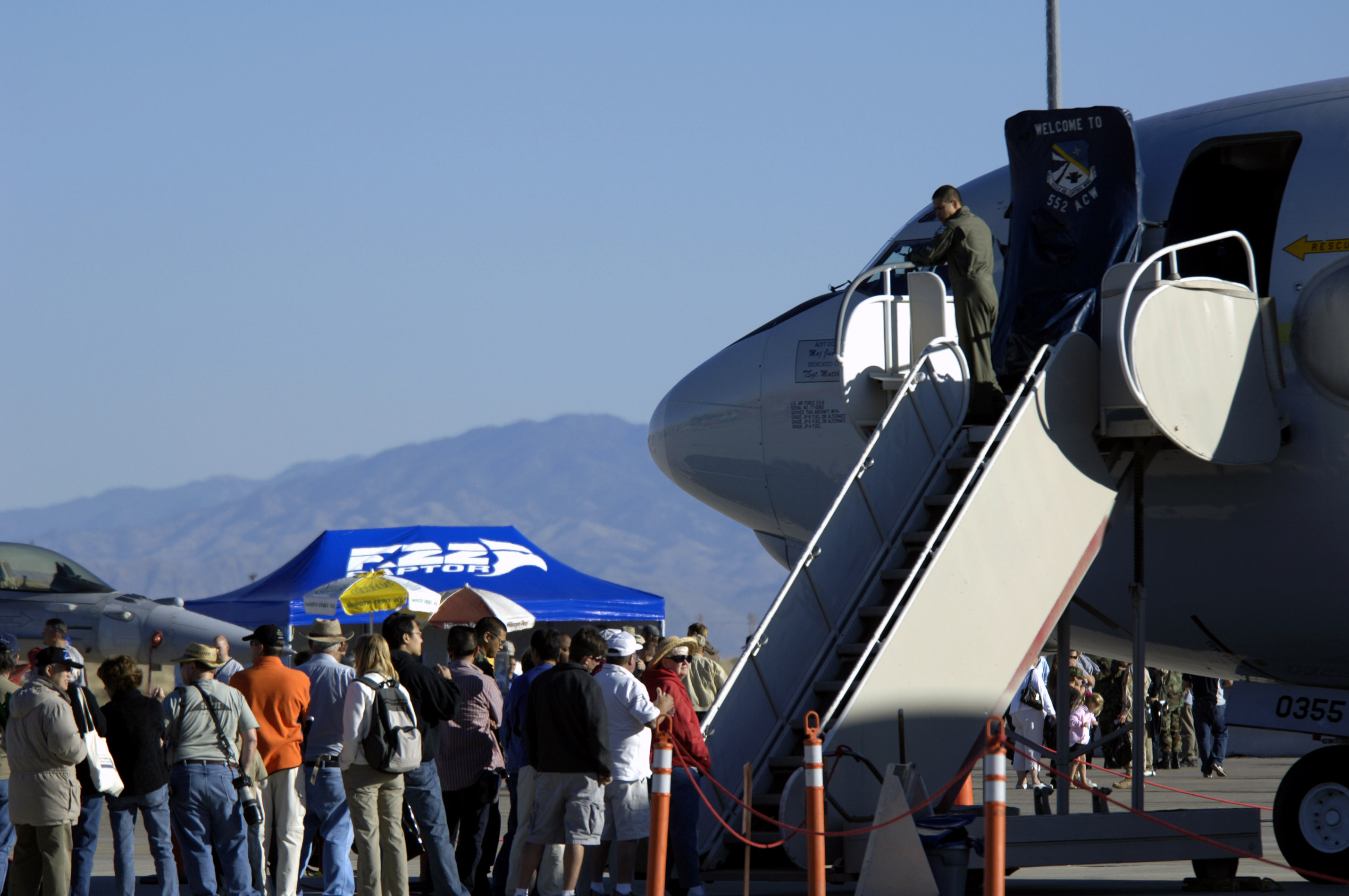 Large crowd gathers for first air, space expo > Air Force > Article Display