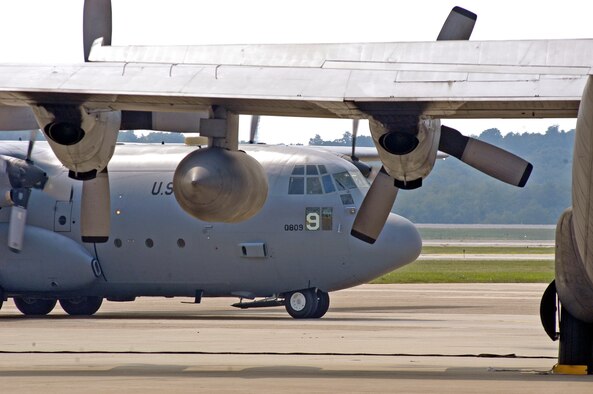 PITTSBURGH AIR RESERVE STATION, PA -- The 911th Airlift Wing recieves a C-130H2 from the Oklahoma National Air National Guard Sep. 6, 2007. Col. Mike McCormack, 137th Airlift Wing Commander, flew and delivered the aircraft, traveling from Will Rogers ANG Base to Pittsburgh ARS. The plane had been in the 137th's inventory since it rolled off of the assembly line in 1979. This was Col. McCormack's final landing as a C-130 pilot. (USAF photo by Staff Sgt. Ian Carrier)