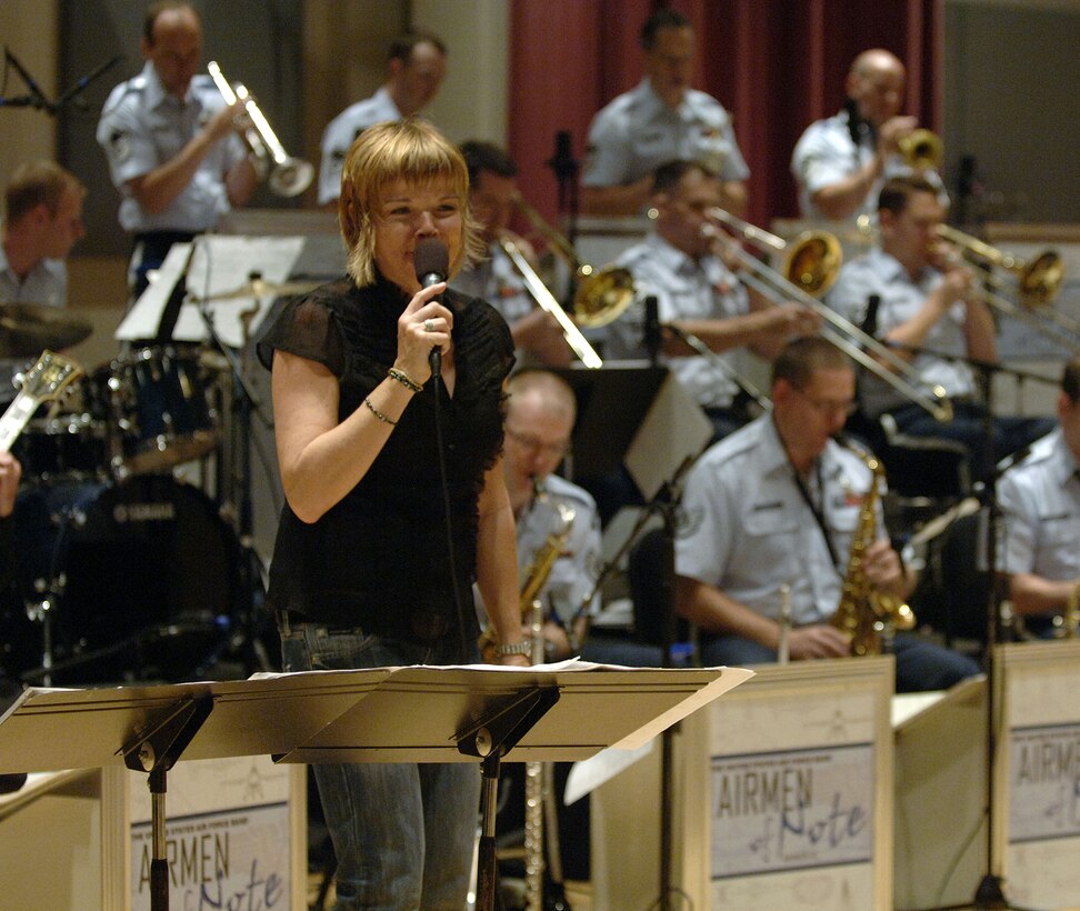 Grammy Award-winning vocalist Karrin Allison performed as the first guest artist of the U.S. Air Force Band's 2007 Jazz Heritage Series. The show was recorded on September 6 in the Band's "V-Room" studio at Historic Hangar II on Bolling Air Force Base and will be broadcast nationally in Spring 2008.