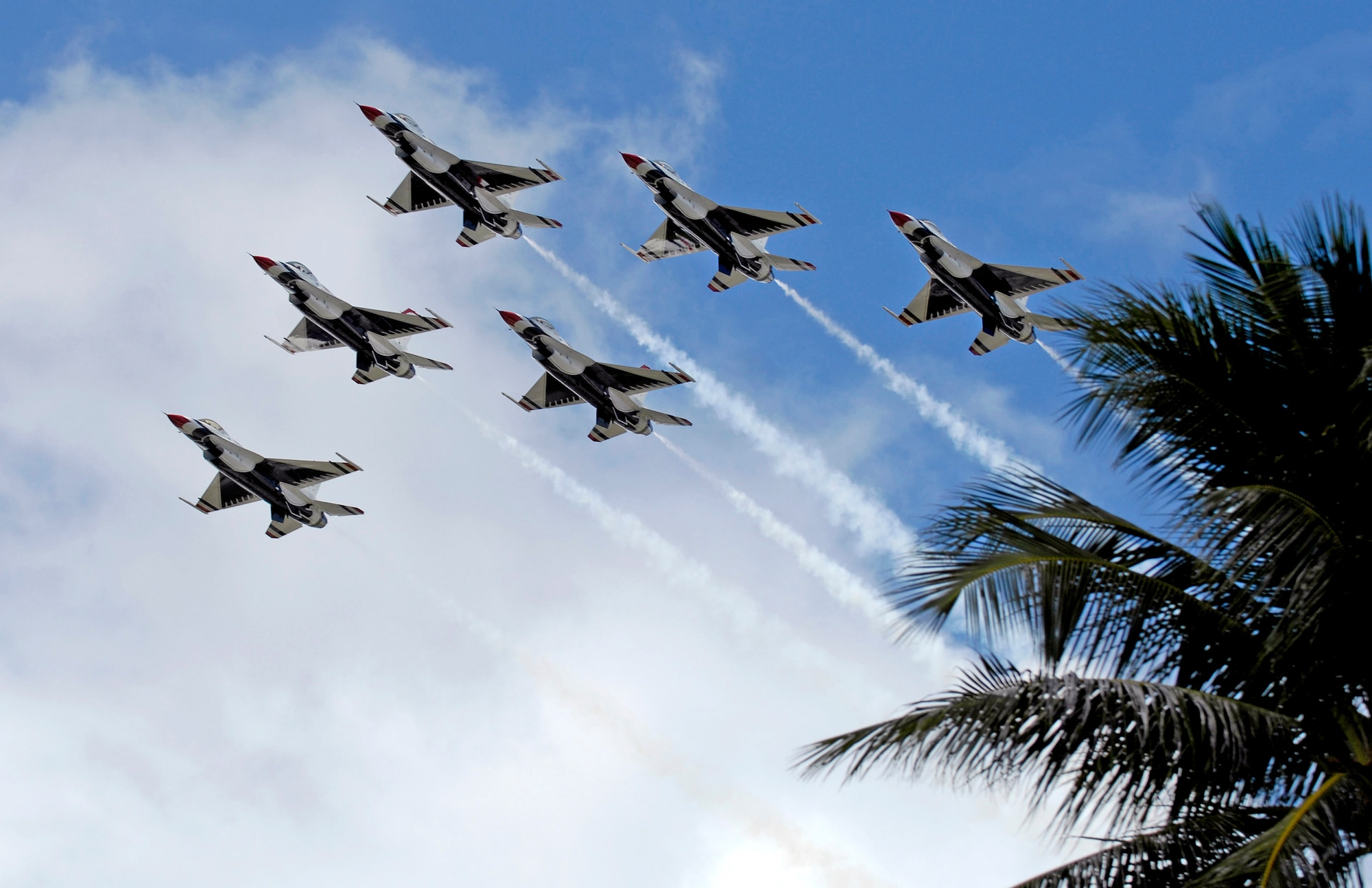 The Air Force Thunderbirds demonstration team begin their aerial demonstration practice Sept. 13 in Waikiki, Hawaii. The Thunderbirds performed the practice session to prepare for their show Sept. 15 as part of Air Force Week Honolulu. (U.S. Air Force photo/Tech. Sgt. Shane A. Cuomo) 
