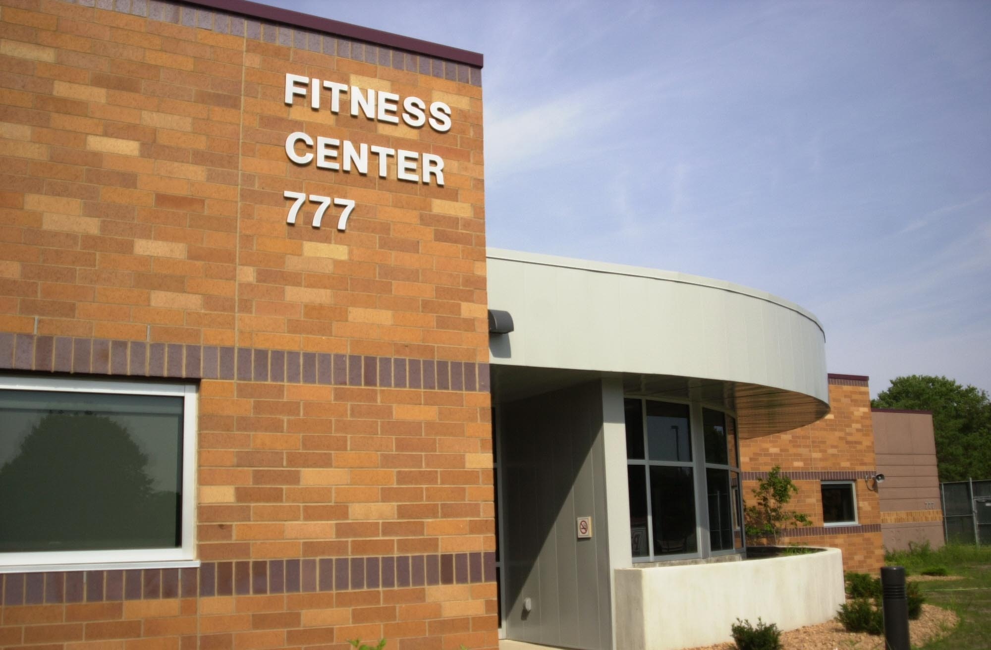 The new 934th Airlift Wing Joint Forces Physical Fitness Facility serves more than 7,000 reservists from all services at Minneapolis-St. Paul IAP ARS. (Air Force Photo/Margo Leslie)