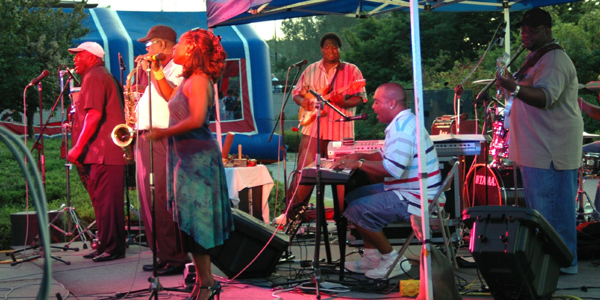 OSAN AIR BASE, Republic of Korea -- Ms. Yolanda Raburn entertains the crowd with rhythm and blues classics at the sixth annual Barbecue and Blues Sep. 10. Ms. Raburn came to Osan as part of the Armed Forces Entertainment program.  (U.S. Air Force photo by Master Sgt. Steven Goetsch)
