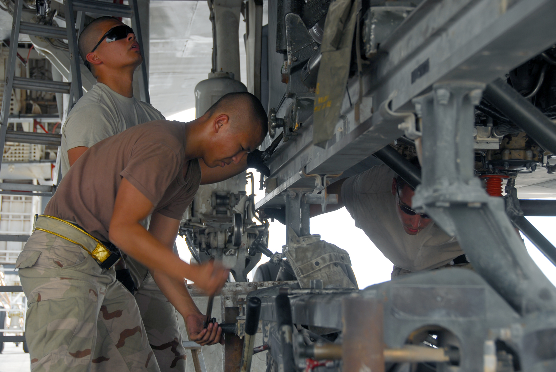 Expeditionary engine swap