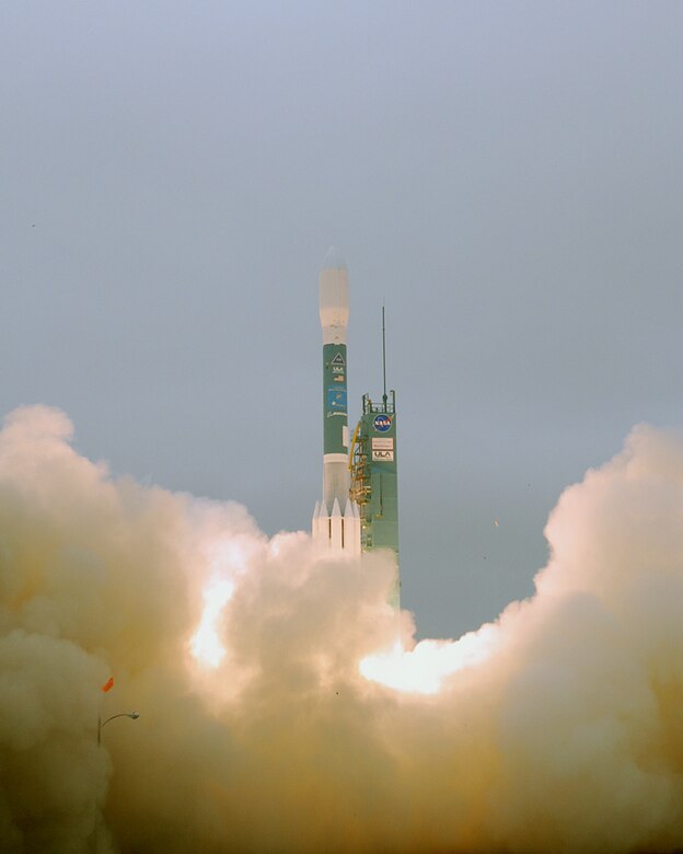 VANDENBERG AIR FORCE BASE, Calif. -- A Delta II bearing the WorldView-1 spacecraft launches from Space Launch Complex-2 West at 11:35 a.m. on Sept. 18. The DigitalGloble WorldView-1 spacecraft is a weather mapping satellite launched on the Air Force's 60th anniversary. (U.S. Air Force photo/Joe Davila)