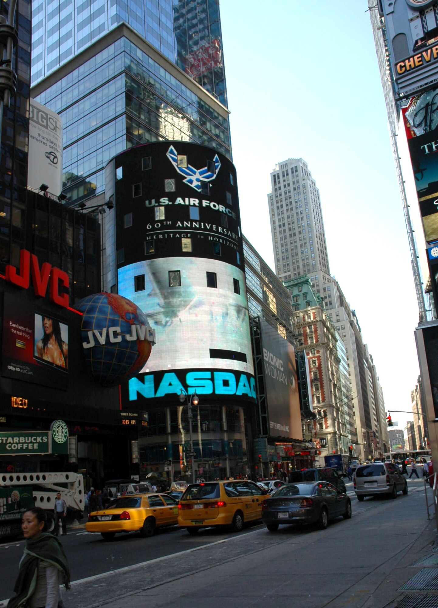 New York City offers the Air Force a 60th birthday salute in Times Square Sept. 18, courtesy of the Nasdaq stock market and Reuters news service. The companies displayed the Air Force graphics throughout the day to mark the occasion. (U.S. Air Force photo/Maj. John Thomas)
