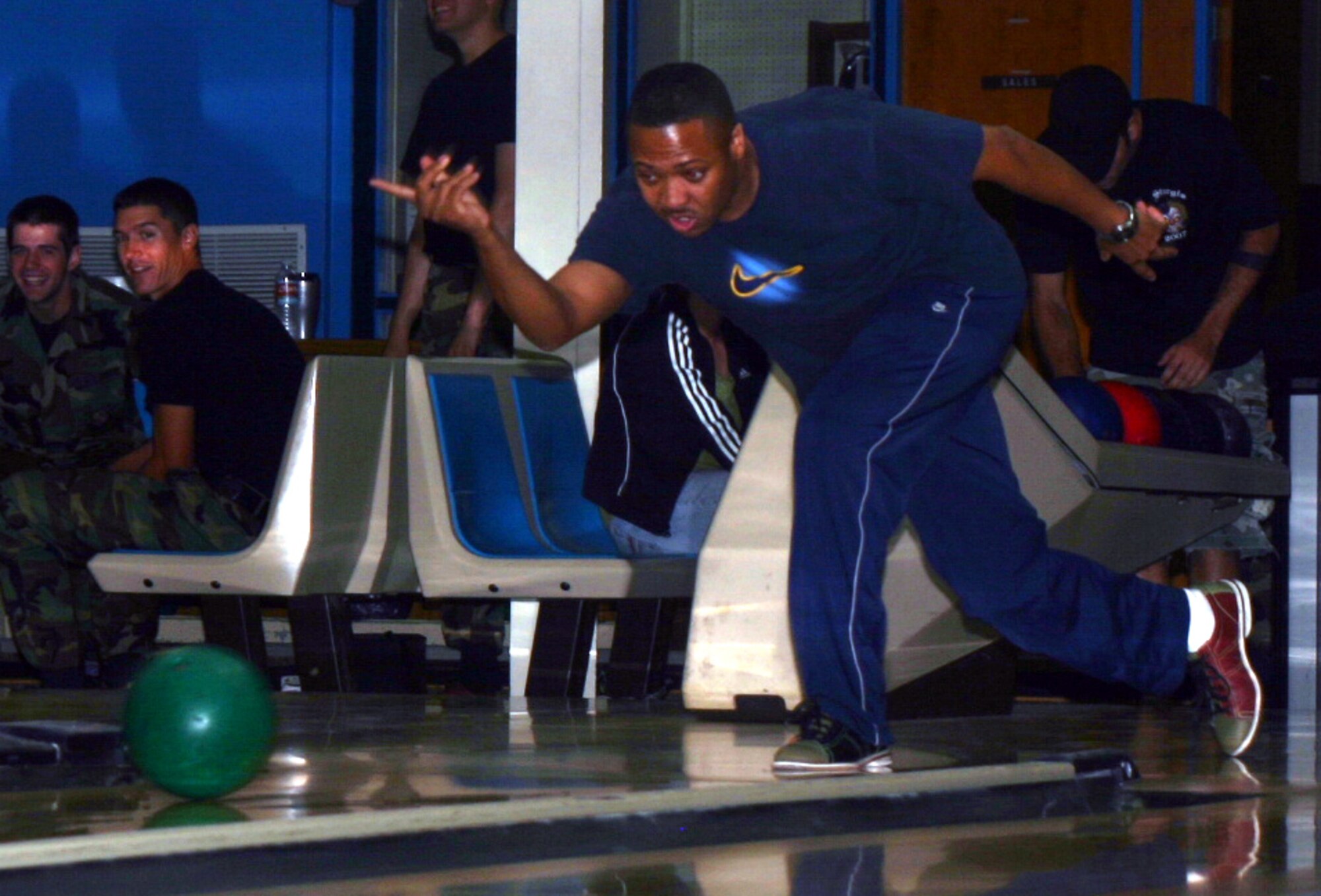 More than 200 Sheppard members turned out for the two-day Combined Federal Campaign Bowl-a-Thon fundraiser Sept. 13-14. Here, the 82nd Dental Squadron's Tech. Sgt. Edmund Allen sends a ball down the lane during his team's round. The event raised $1,500 for the North Texas United Way. (U.S. Air Force photo/Staff Sgt. Tonnette Thompson)