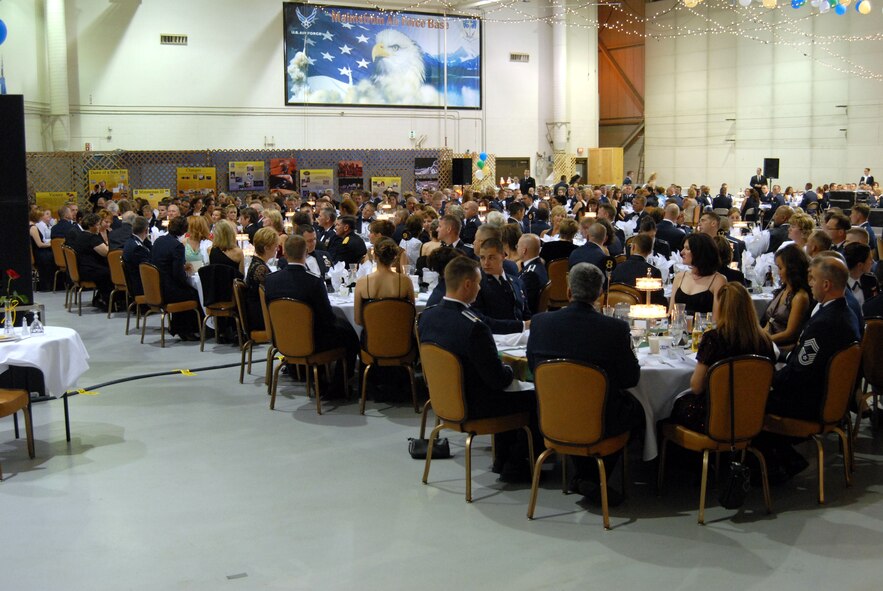 More than 700 Team Malmstrom members gathered in the 3-Bay Hangar Sept. 15 to celebrate the "Heritage to Horizons" 60th Anniversary Air Force Ball. (U.S. Air Force photo/John Turner)