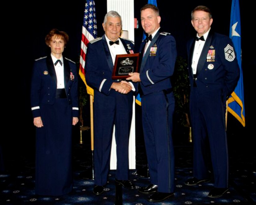 Maintenance officer wins Leo Marquez Award > Dover Air Force Base > News