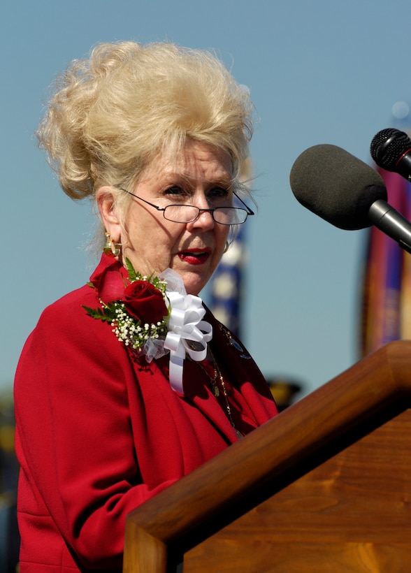 Patricia Scharf, widow of Air Force Col. Charles Scharf, addresses the audience during a POW/MIA ceremony at the Pentagon, Sept. 21, 2007. Colonel Scharf, an F-4C Phantom II pilot, was shot down over Vietnam on Oct. 1, 1965. Fragments of Scharf's remains were identified last year using DNA from love letters he had sent to his wife. Photo by Cherie A. Thurlby