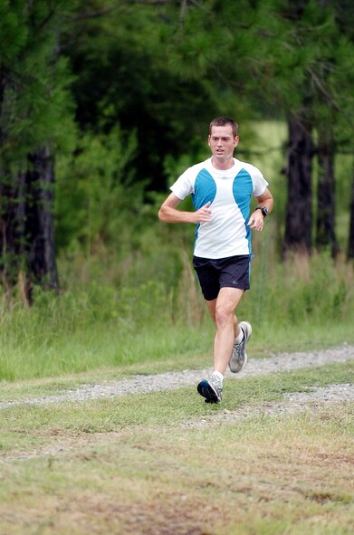 Tech. Sgt. Rodney Elliott is Fit to Fight. (U.S. Air Force photo by Tom Durham)
