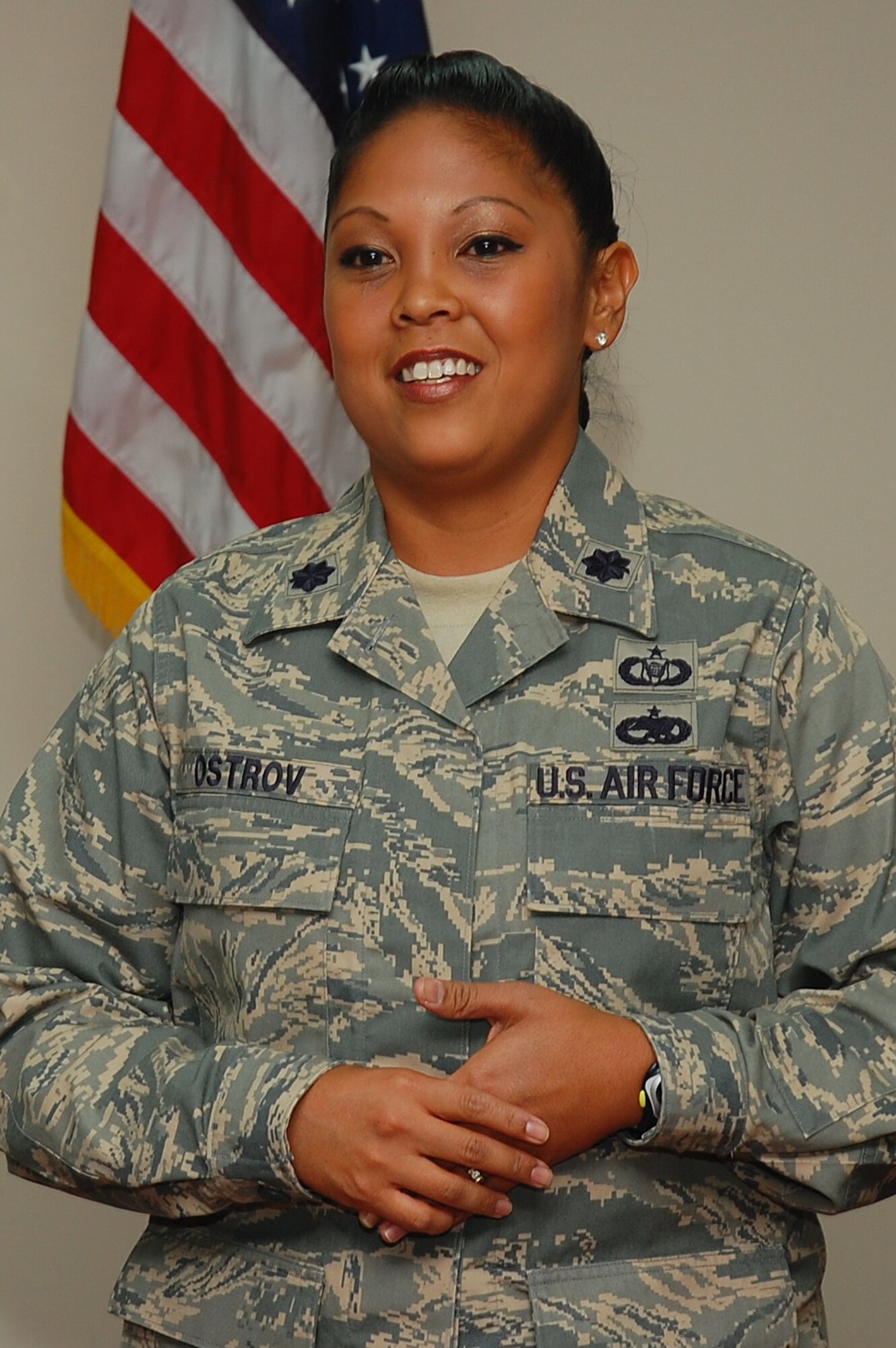 SOUTHWEST ASIA -- 386th Expeditionary Aircraft Maintenance Squadron change of command.  Lt. Col. Shirlene Ostrov assumed command of the squadron from Lt. Col. Ricky Thompson here Sept. 24.  (U.S. Air Force photo by Staff Sgt. Tia Schroeder)